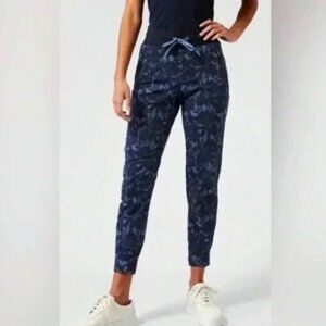 Athleta Trekkie North Jogger Pant Blue Floral Ankle Cropped Zip Pockets - Sz 8